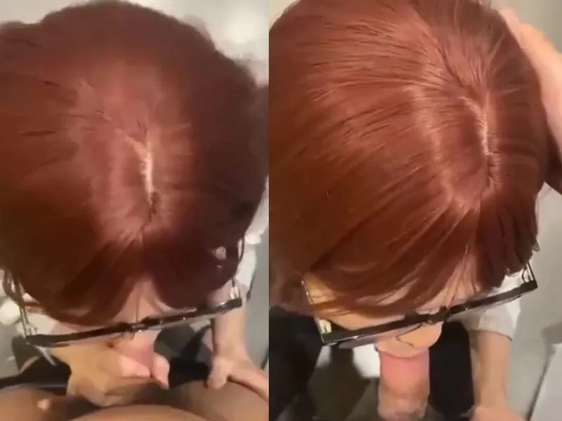 Coi phim gì mà con bạn thân nổi hứng thèm bú cu dẫn vào wc bú luôn